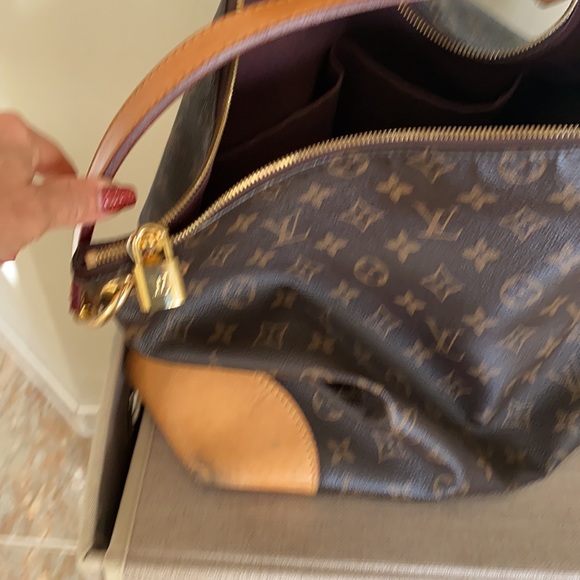 Large Louis Vuitton shoulder bag- Authentic - Picture 8 of 8